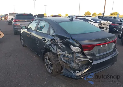 2019 Kia Forte Lxs z USA, uszkodzony, nr VIN 3KPF24AD3KE083446